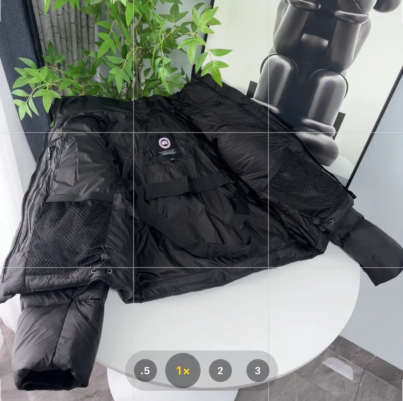 P780 Style number: Y112 𝗚𝗮𝗻𝗮𝗱𝗮 𝗚𝗼𝗼𝘀𝗲｜Canada Goose Cypress series women's short puff/down jacket Color: black, silver Size: XS, S, M, Customized original high-density waterproof recycled Feather-Light tear-resistant fabric, waterproof and windproof, light and fluffy. The interior adopts nylon double-layer sealing design! The interior is filled with 90% white duck down of the national standard, and the down content is as high as 350 grams. Fluffy, plump and soft to the touch.